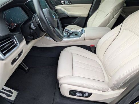 Used 2021 BMW X5 xDrive40i w/ M Sport Package AWD/4WD image 16