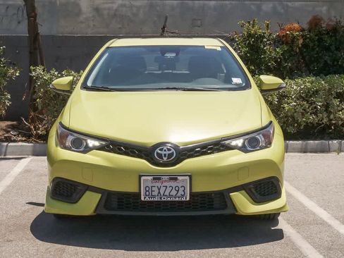Used 2017 Toyota Corolla iM w/ Carpet Mat Package FWD image 2