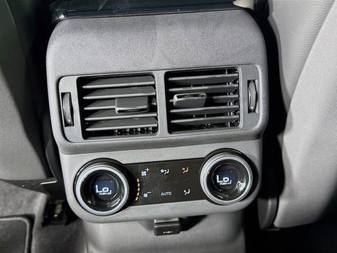 Used 2026 Land Rover Range Rover Velar Dynamic SE image 27