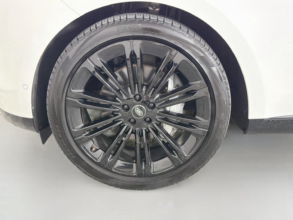 Used 2024 Land Rover Range Rover Long Wheelbase SE AWD/4WD image 34