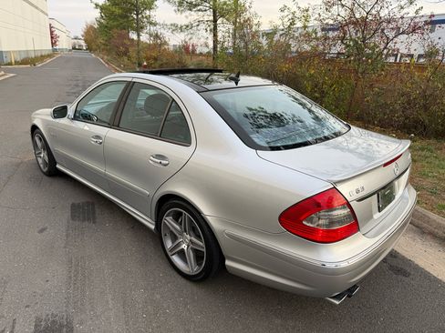 Used 2008 Mercedes-Benz E 63 AMG 4dr Sdn 6.3L AMG RWD image 2