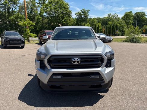 Certified 2026 Toyota Tacoma SR5 AWD/4WD image 9