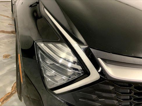 Used 2025 Kia Sportage LX AWD/4WD image 26
