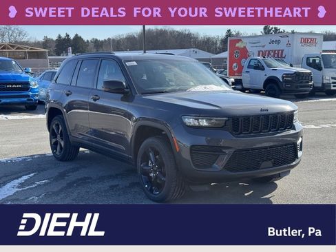 New 2025 Jeep Grand Cherokee Altitude image 1