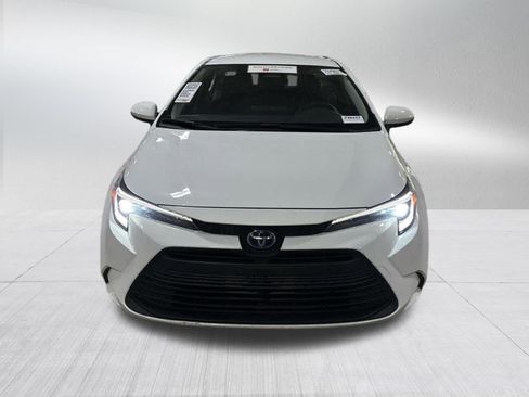 Certified 2025 Toyota Corolla LE FWD image 2