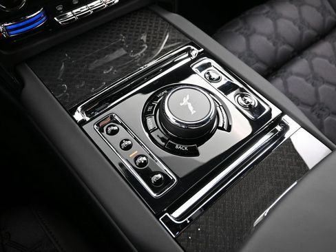 New 2027 Rolls-Royce Cullinan Black Badge AWD/4WD image 23