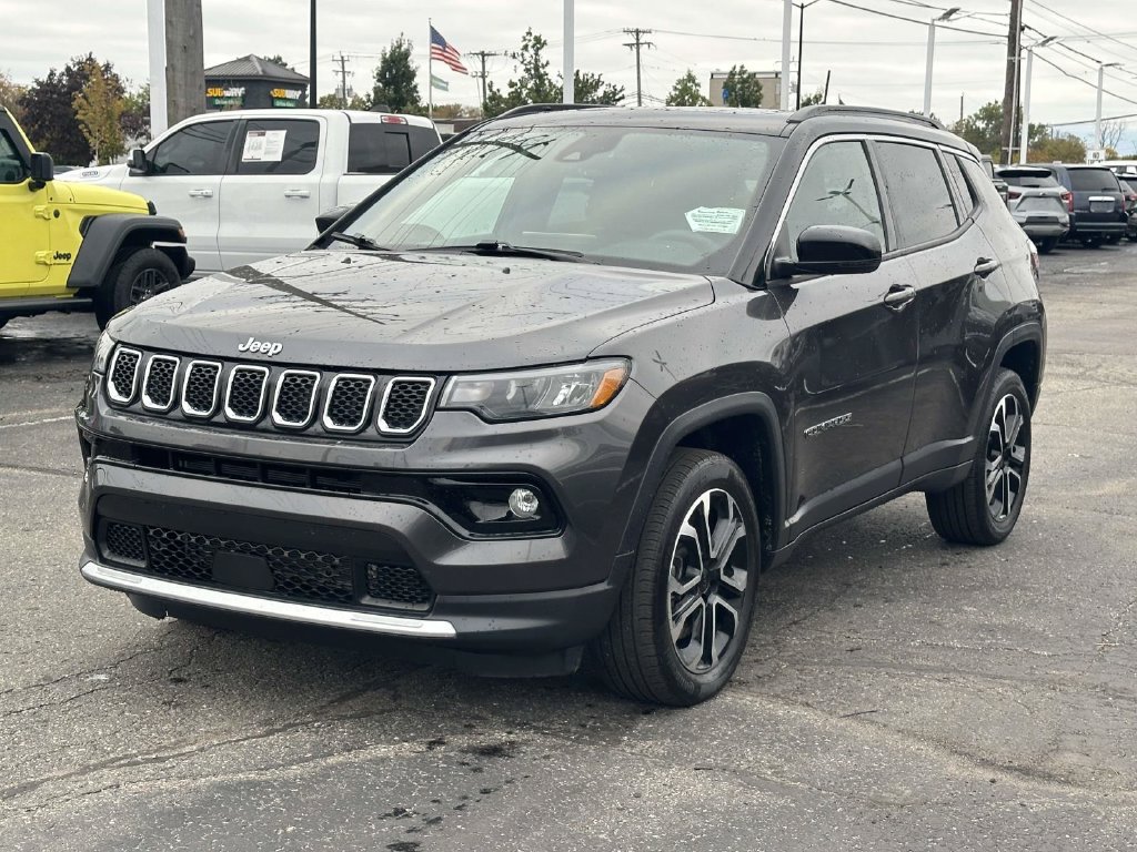 Used 2023 Jeep Compass Limited w/ Sun and Sound Group AWD/4WD image 7