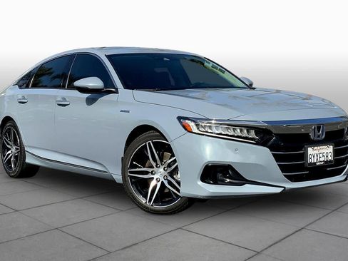 Used 2021 Honda Accord Touring image 2
