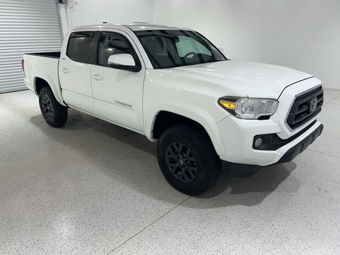 Used 2021 Toyota Tacoma SR5 w/ Technology Package image 6