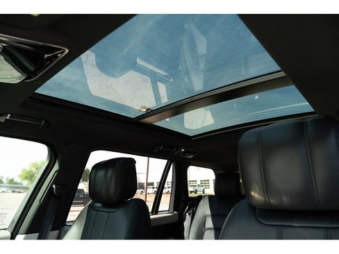 Used 2018 Land Rover Range Rover Long Wheelbase Supercharged AWD/4WD image 16
