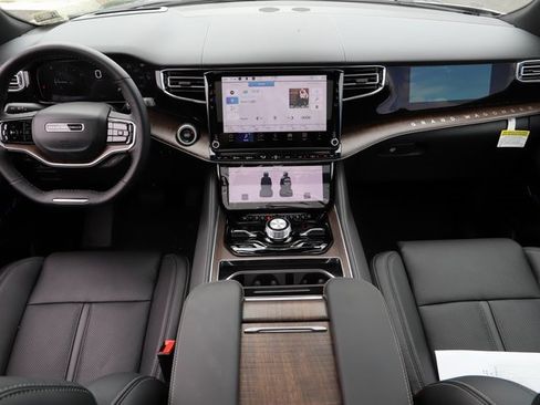 New 2024 Jeep Grand Wagoneer L Base w/ Convenience Group III image 31