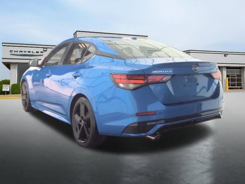 Used 2025 Nissan Sentra SR w/ SR Premium Package image 5