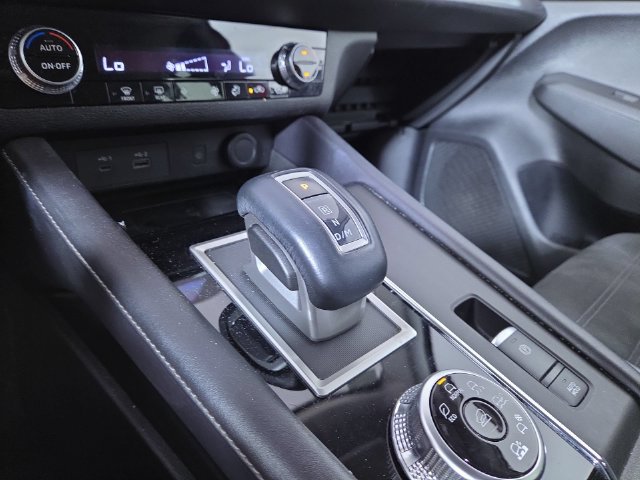 Used 2024 Mitsubishi Outlander SE AWD/4WD image 24