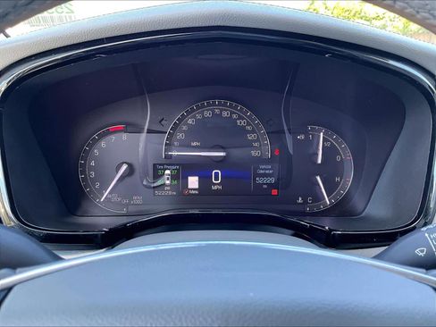 Used 2018 Cadillac XT5 Luxury w/ Driver Awareness Package AWD/4WD image 23