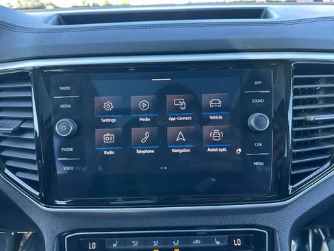 Used 2023 Volkswagen Atlas SE AWD/4WD image 38