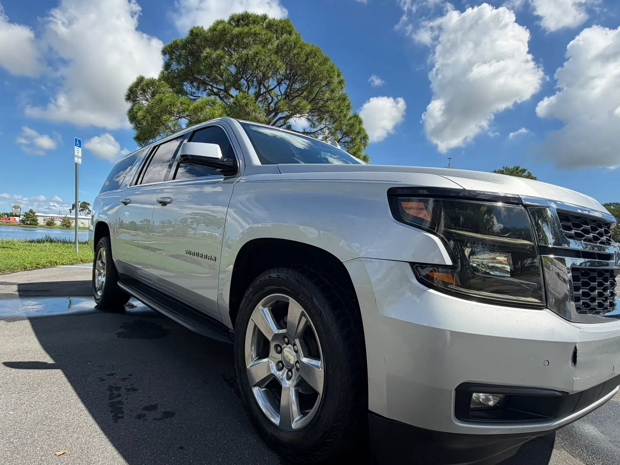 Used 2017 Chevrolet Suburban LT AWD/4WD image 5