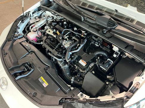 Used 2024 Toyota Prius Prime FWD image 15
