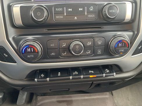 Used 2015 GMC Sierra 1500 SLE w/ SLE Value Package image 21