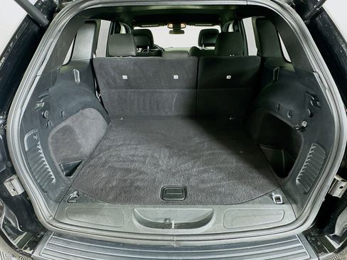 Used 2020 Jeep Grand Cherokee Laredo w/ Security & Convenience Group AWD/4WD image 28