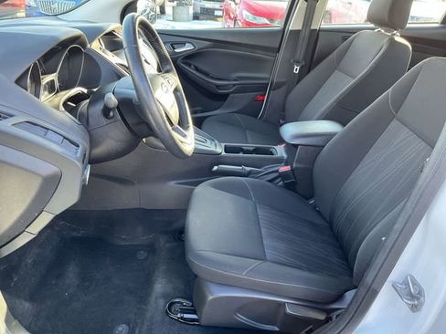 Used 2018 Ford Focus SE w/ Cold Weather Package image 15