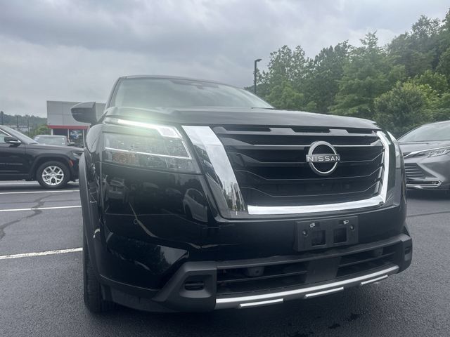 Used 2023 Nissan Pathfinder SL AWD/4WD image 11