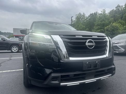 Used 2023 Nissan Pathfinder SL AWD/4WD image 11