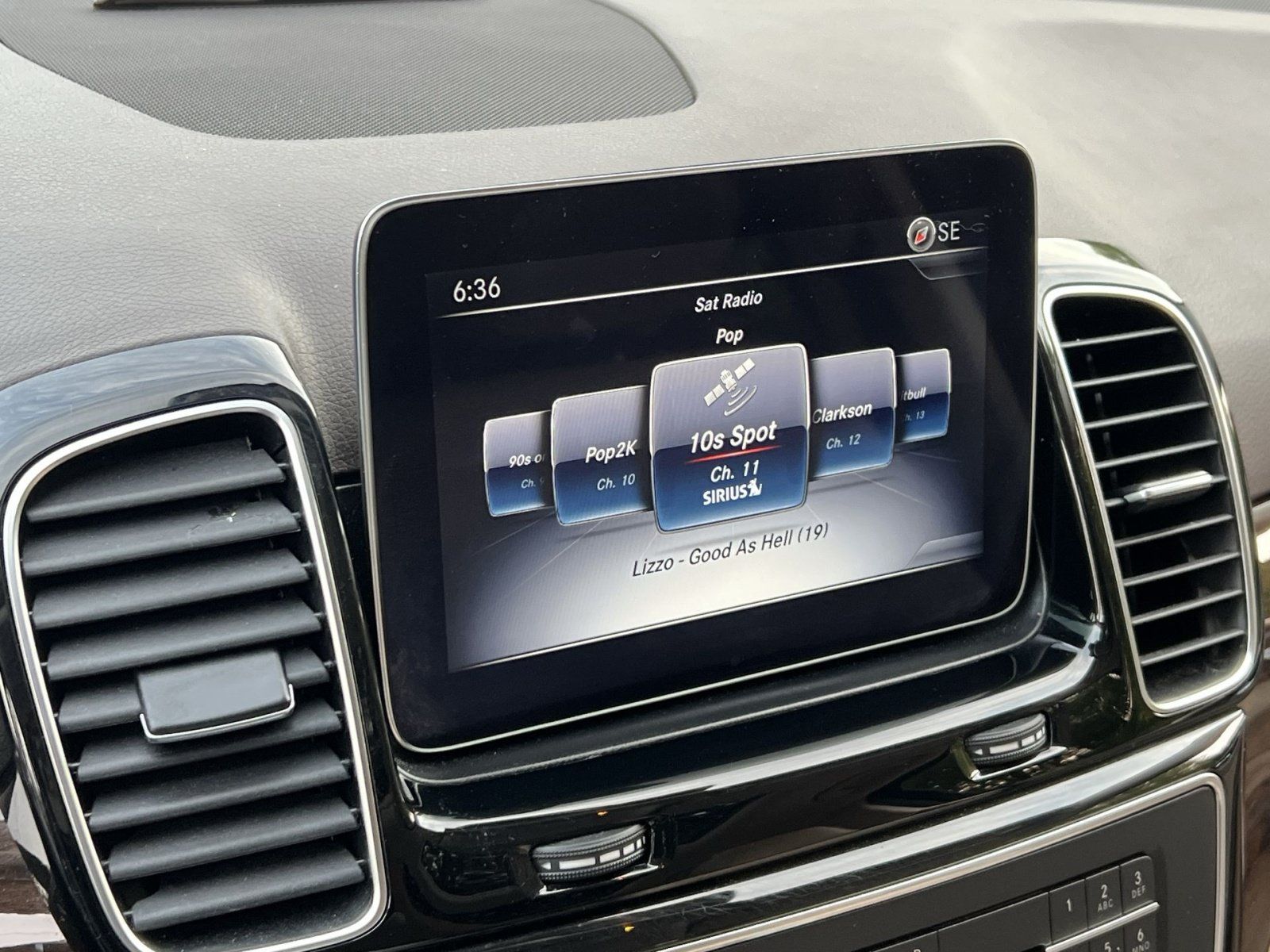 Used 2018 Mercedes-Benz GLE 350 4MATIC image 23