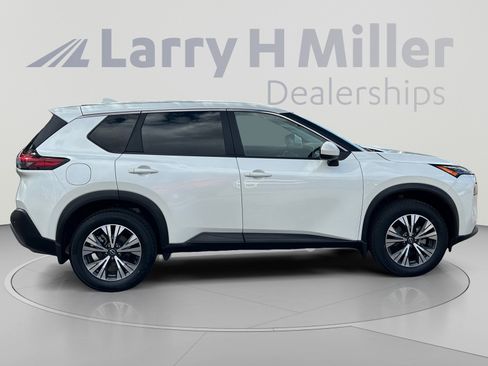 Used 2023 Nissan Rogue SV AWD/4WD image 6