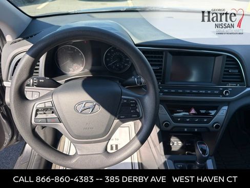 Used 2018 Hyundai Elantra SE w/ SE Connectivity Package 04 FWD image 10