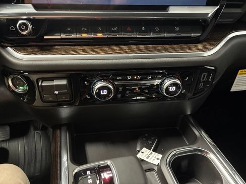 New 2026 GMC Sierra 1500 Elevation w/ Elevation Premium Package AWD/4WD image 18