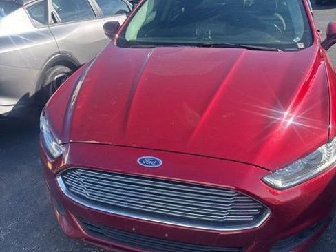 Used 2016 Ford Fusion SE w/ Equipment Group 202A FWD image 7
