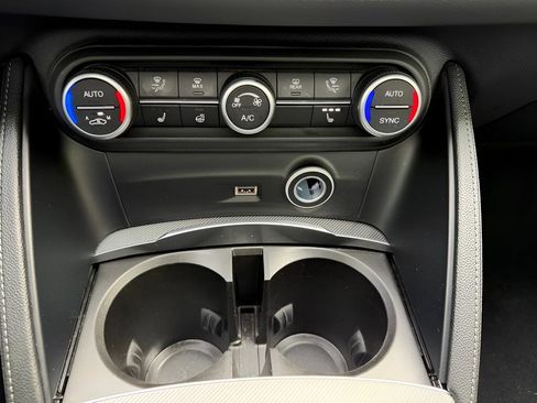 Used 2023 Alfa Romeo Stelvio Veloce image 26