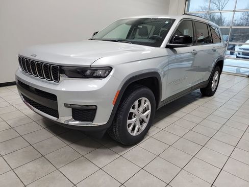 Used 2022 Jeep Grand Cherokee L Limited image 2