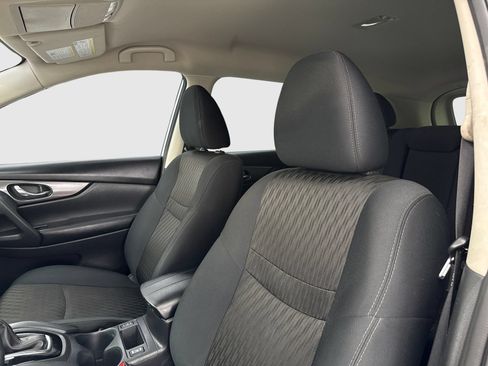 Used 2019 Nissan Rogue S w/ Special Edition Package FWD image 15