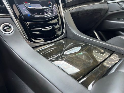 Used 2020 Cadillac Escalade Platinum image 52