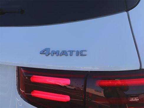 New 2026 Mercedes-Benz GLB 250 4MATIC image 8