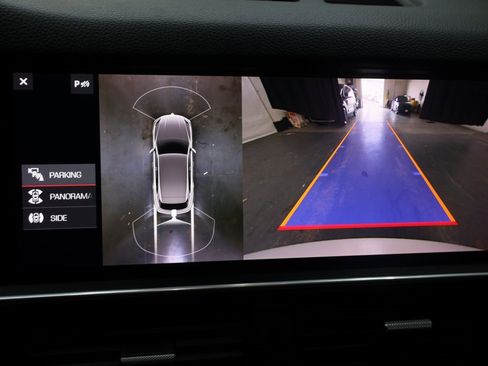 Used 2021 Porsche Cayenne image 23