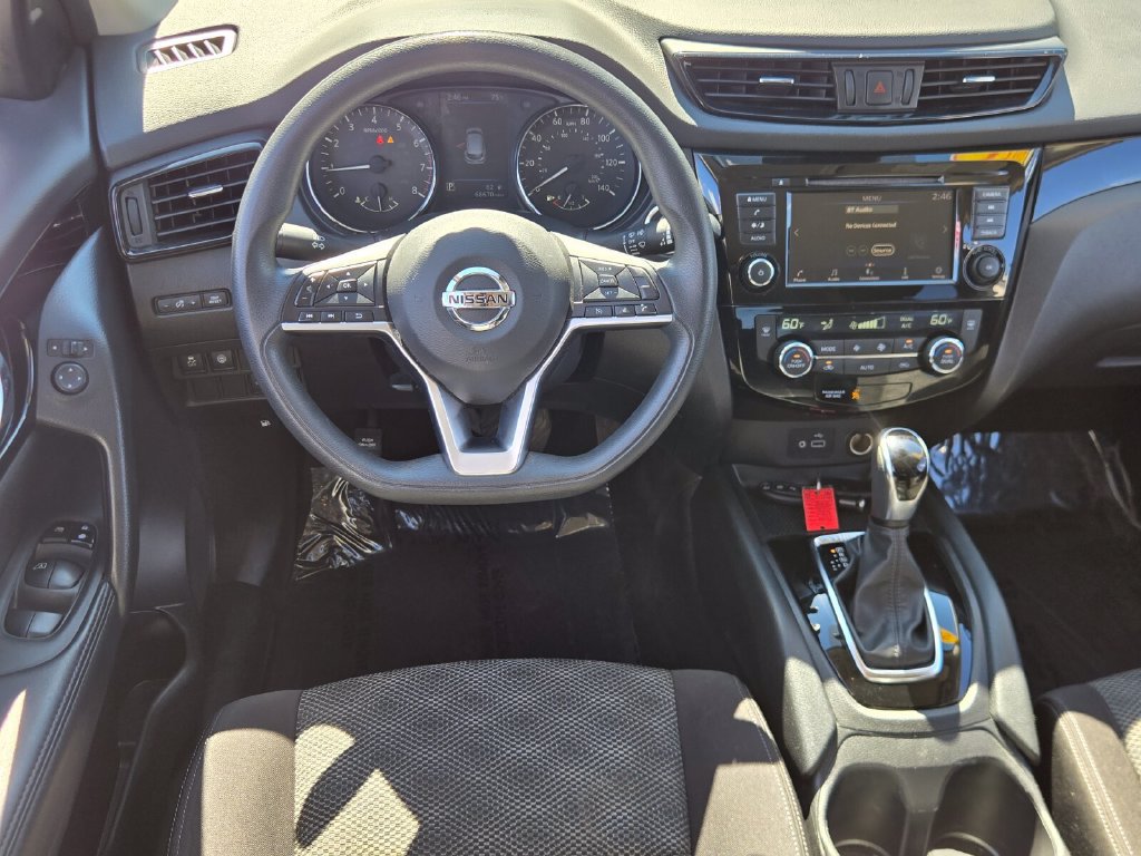 Used 2020 Nissan Rogue Sport SV FWD image 12