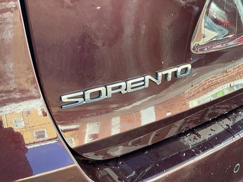 Used 2019 Kia Sorento S image 6