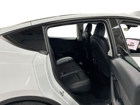 Certified 2023 Tesla Model Y 2WD image 9