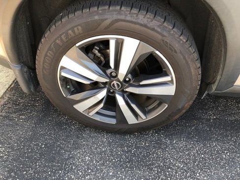 Certified 2023 Nissan Rogue SL image 6