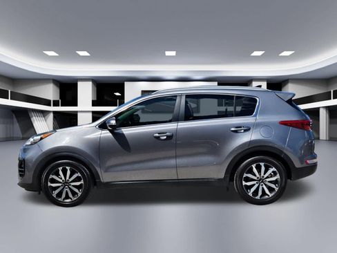 Used 2017 Kia Sportage EX w/ EX Technology Package FWD image 3