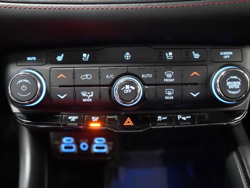 Used 2022 Dodge Durango R/T w/ Blacktop Package image 29