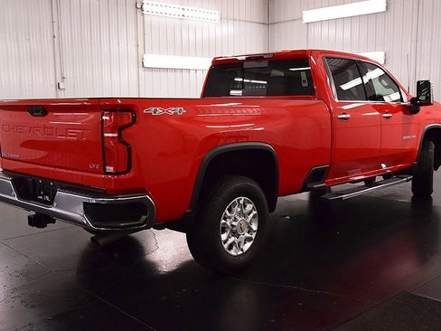 Used 2024 Chevrolet Silverado 2500 LTZ w/ LTZ Convenience Package image 8