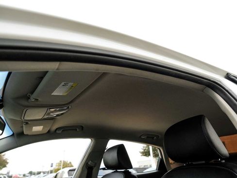 Used 2019 Kia Cadenza Premium image 35