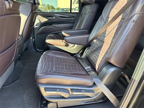 Used 2023 Cadillac Escalade ESV Sport Platinum w/ LPO, ONYX Package image 16
