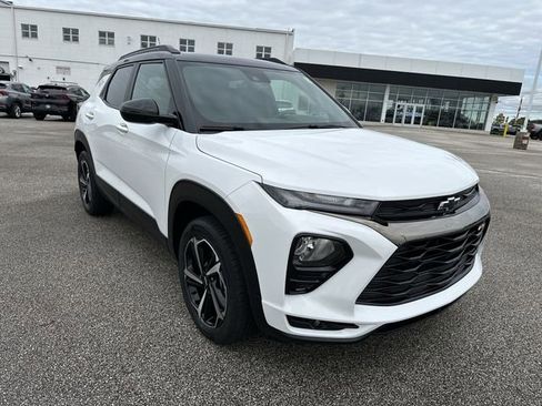 Certified 2023 Chevrolet TrailBlazer RS w/ Technology Package AWD/4WD image 11