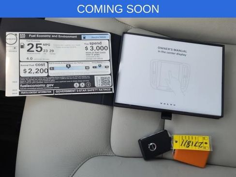 Certified 2023 Volvo XC60 B5 Plus w/ Climate Package image 14