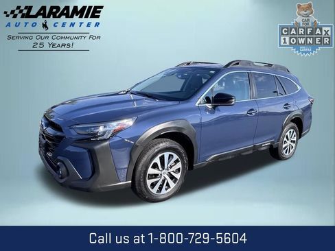 Used 2025 Subaru Outback Premium AWD/4WD image 1