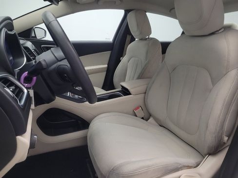 Used 2016 Chrysler 200 Limited image 17
